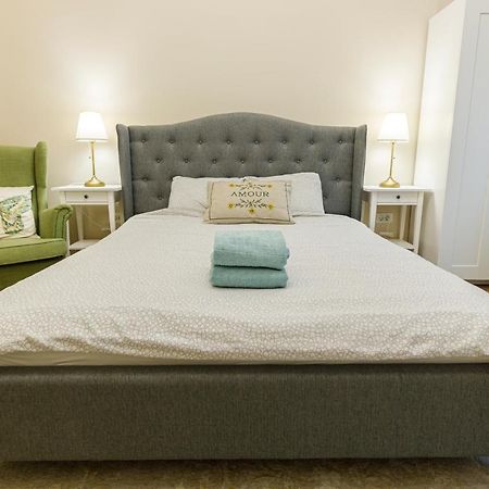 Beautiful Apartment In Heart Of Historical Center Timişoara Buitenkant foto
