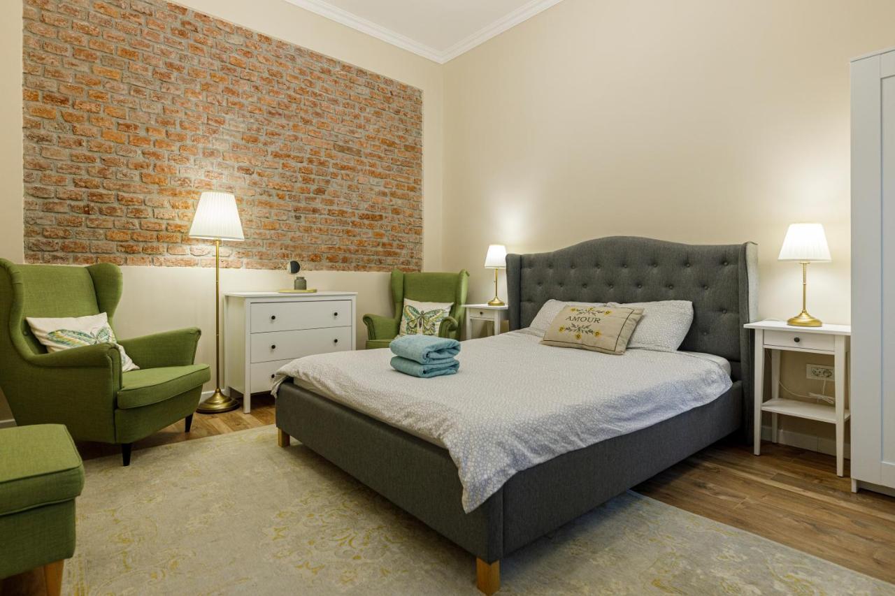 Beautiful Apartment In Heart Of Historical Center Timişoara Buitenkant foto