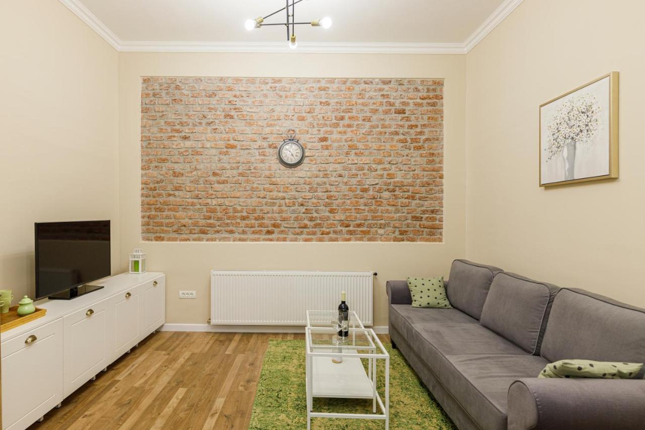 Beautiful Apartment In Heart Of Historical Center Timişoara Buitenkant foto