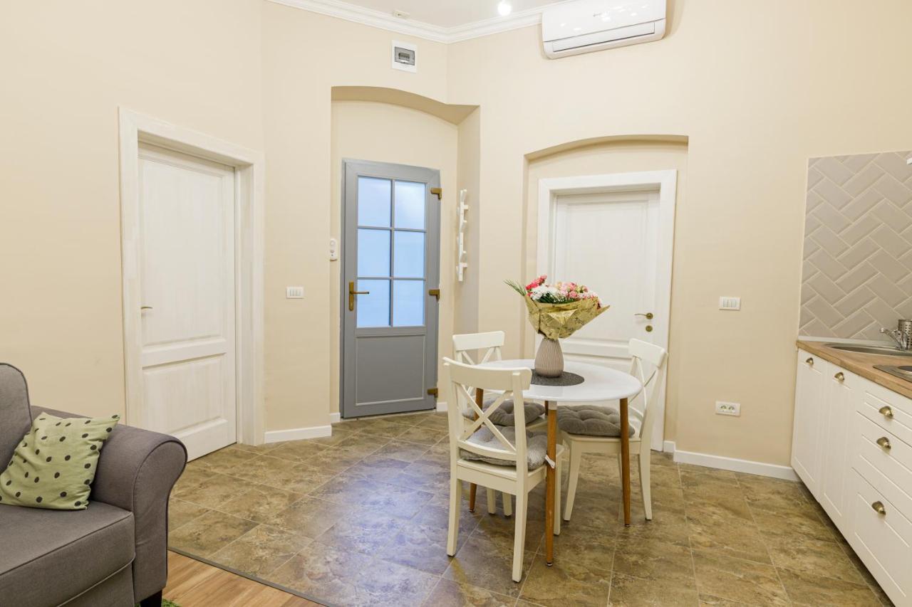 Beautiful Apartment In Heart Of Historical Center Timişoara Buitenkant foto