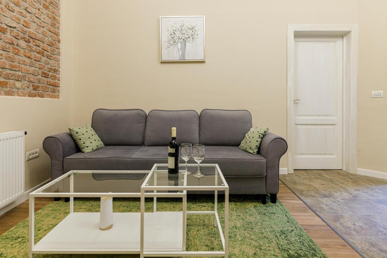 Beautiful Apartment In Heart Of Historical Center Timişoara Buitenkant foto