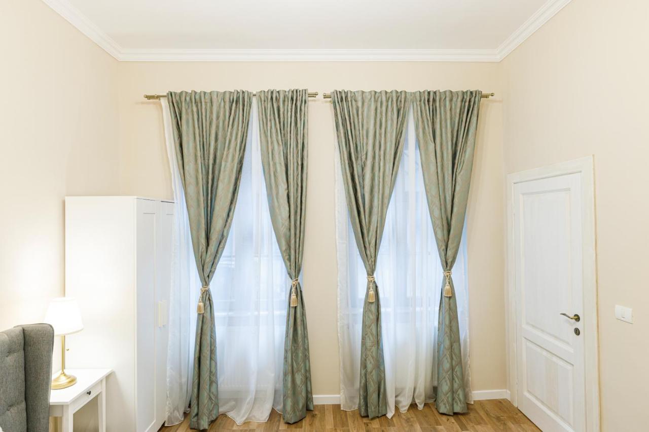 Beautiful Apartment In Heart Of Historical Center Timişoara Buitenkant foto
